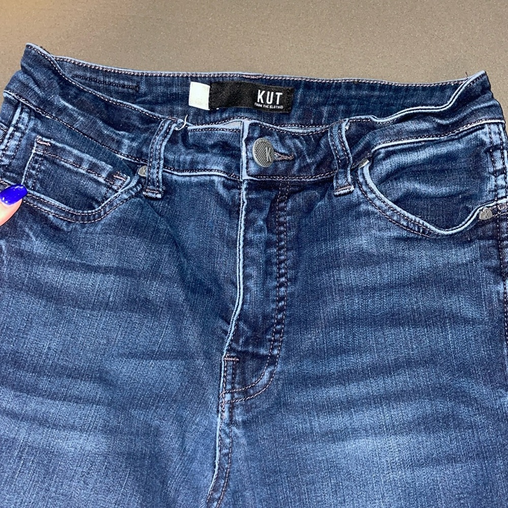 Quick sale! Kut From The Kloth Size 2 Dark Skinny